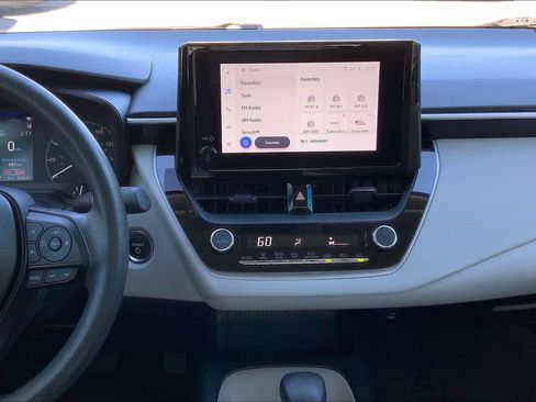 Used 2024 Toyota Corolla LE w/ LE Convenience Package image 6