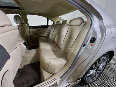Used 2015 Lexus LS 460 w/ Comfort Package RWD image 30