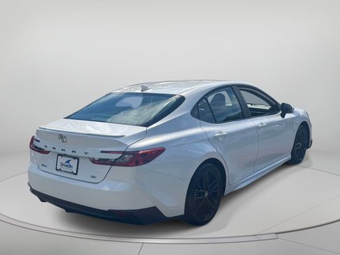 Used 2026 Toyota Camry SE FWD image 6