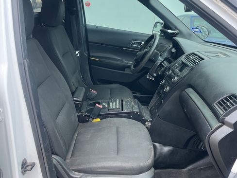 Used 2017 Ford Explorer 4WD Police Interceptor image 7
