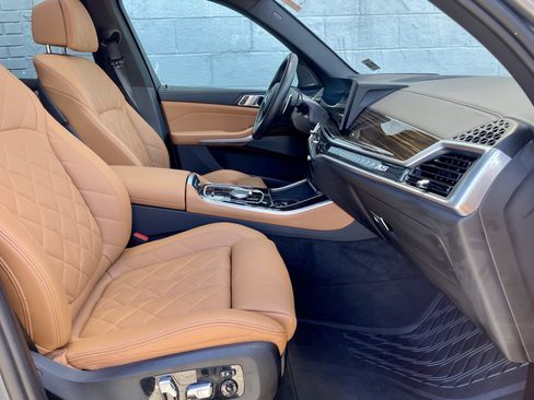 Used 2024 BMW X5 xDrive50e w/ M Sport Package AWD/4WD image 15