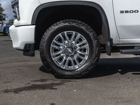 Used 2020 Chevrolet Silverado 3500 High Country w/ Technology Package image 16