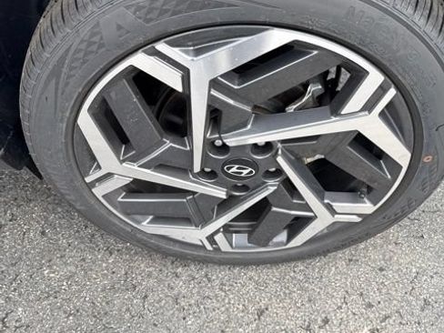 Used 2026 Hyundai Kona SEL Premium AWD/4WD image 12