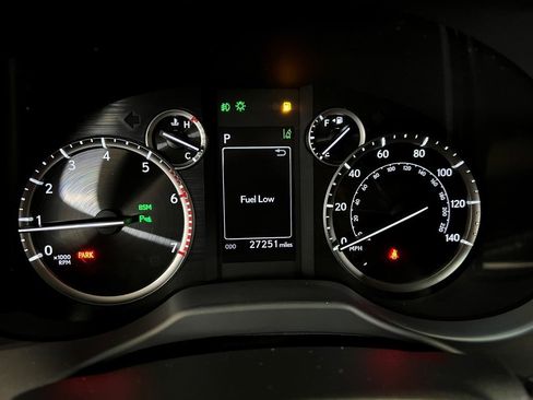 Used 2023 Lexus GX 460 Premium image 36