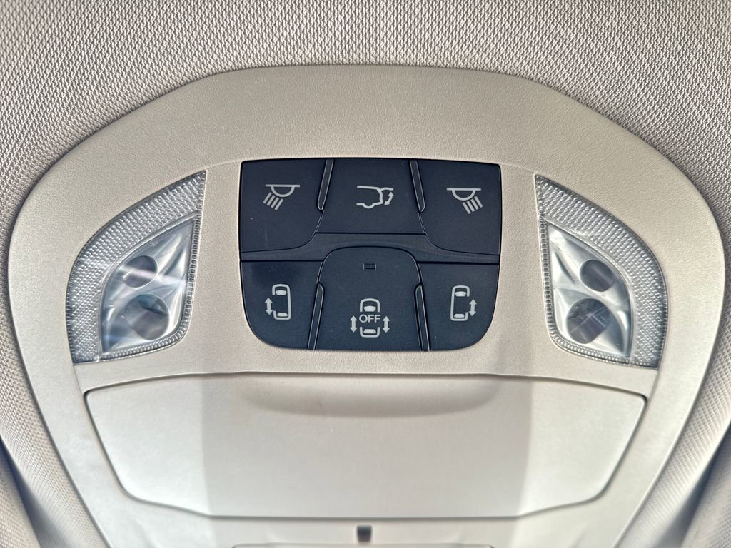 Used 2024 Chrysler Pacifica Touring-L FWD image 27