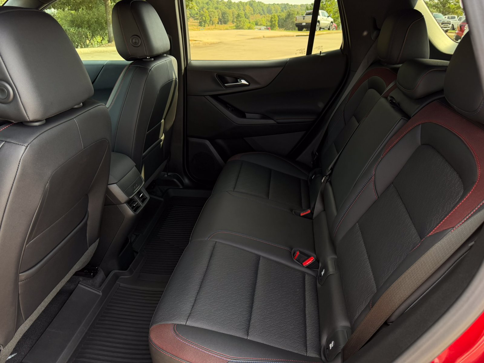 Used 2025 Chevrolet Equinox RS FWD image 25