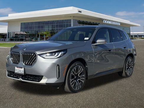 Used 2025 BMW X3 xDrive30i w/ Premium Package image 5