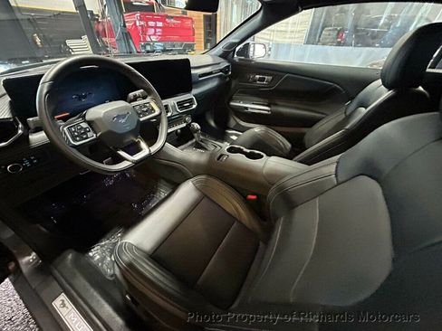Used 2025 Ford Mustang GT Premium RWD image 14
