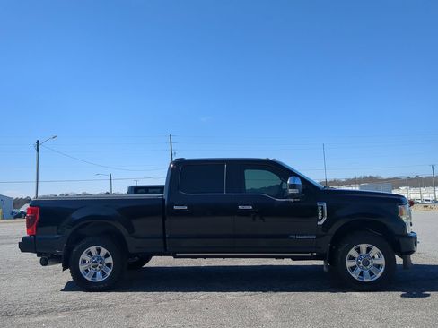 Used 2022 Ford F350 Platinum w/ FX4 Off-Road Package image 2