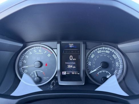 Used 2016 Toyota Tacoma TRD Sport image 36