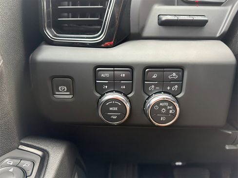 Used 2024 GMC Sierra 2500 AT4 w/ AT4 Premium Plus Package image 23