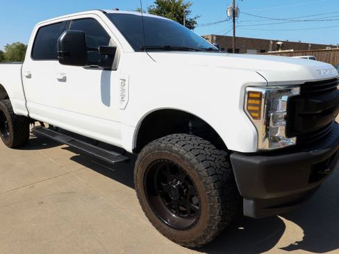 Used 2019 Ford F250 XLT AWD/4WD image 3