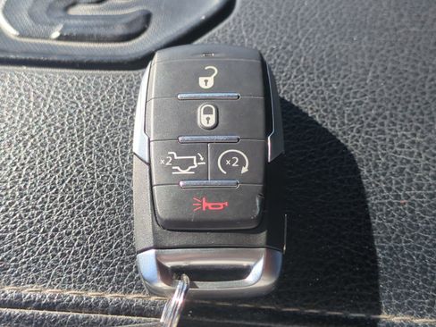 Certified 2022 RAM 1500 Laramie image 31