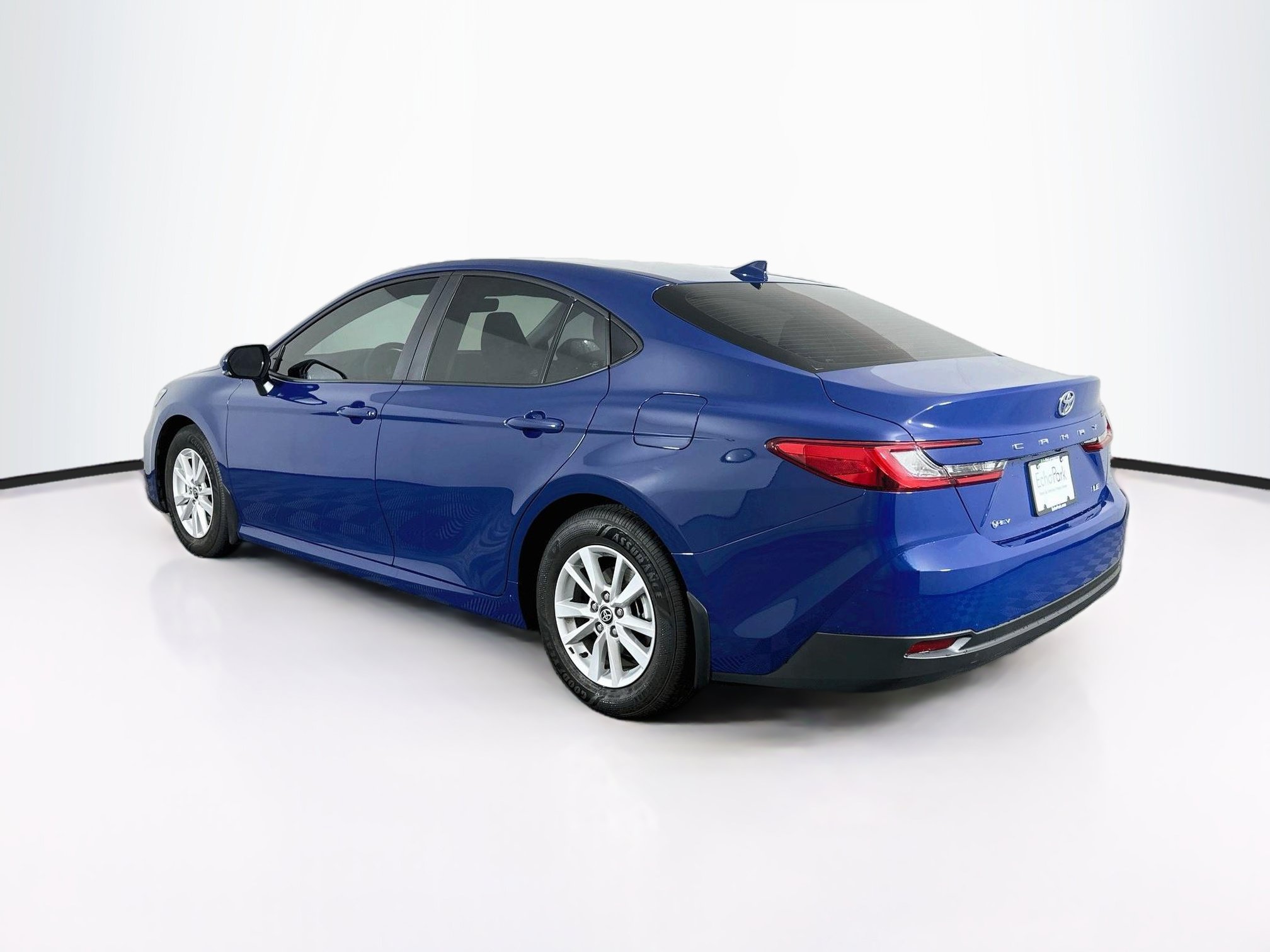 Used 2026 Toyota Camry LE w/ Convenience Package FWD image 5