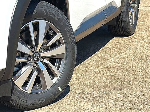 New 2026 Nissan Pathfinder SL image 3