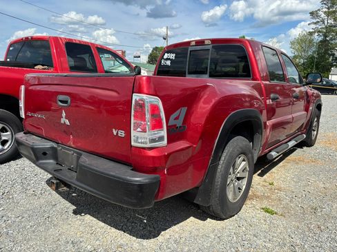 Used 2006 Mitsubishi Raider DuroCross AWD/4WD image 5