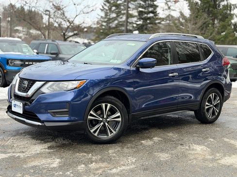 Used 2020 Nissan Rogue SV w/ Premium Package image 1