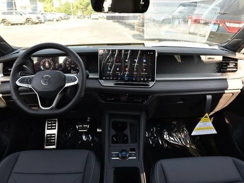 New 2026 Volkswagen Tiguan SE R-Line AWD/4WD image 7