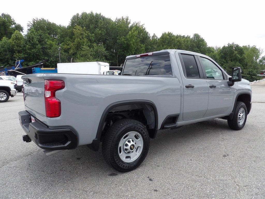 Used 2024 Chevrolet Silverado 2500 W/T RWD image 8