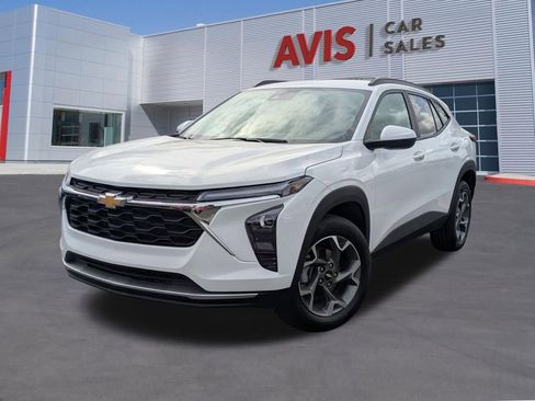 Used 2025 Chevrolet Trax LT w/ LT Convenience Package FWD image 1