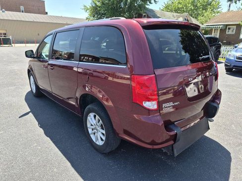Used 2018 Dodge Grand Caravan SXT FWD image 3