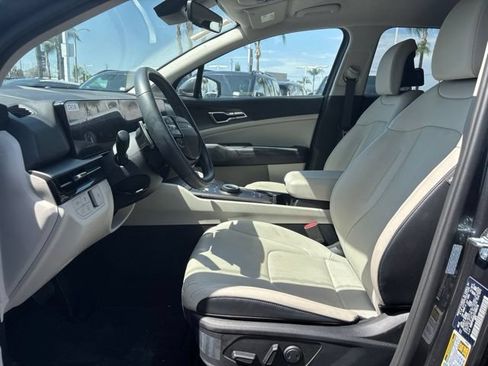 Certified 2026 Kia Sportage EX AWD/4WD image 5