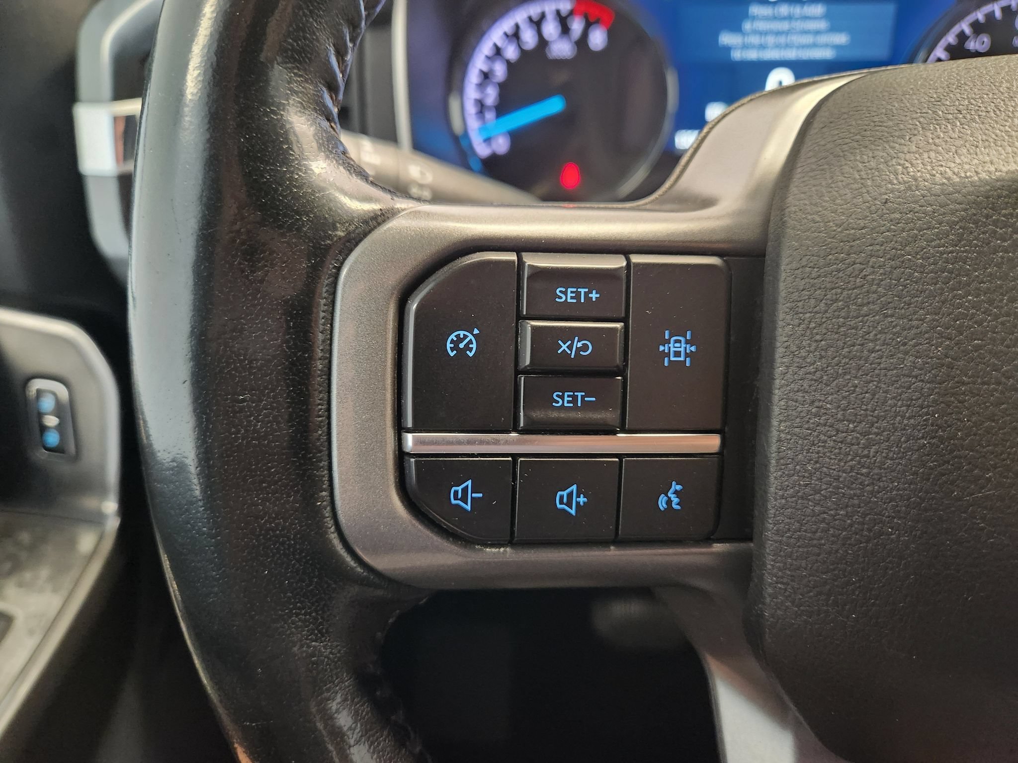 Used 2022 Ford F150 XLT w/ Equipment Group 302A High AWD/4WD image 29