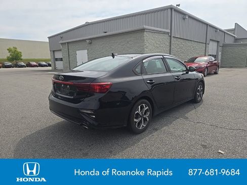 Used 2019 Kia Forte LXS FWD image 5