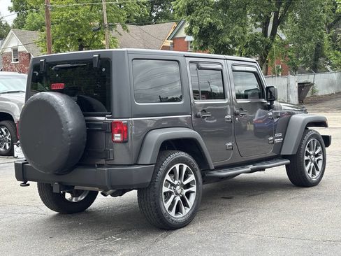 Used 2017 Jeep Wrangler Unlimited Sport w/ Connectivity Group AWD/4WD image 6