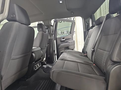 Certified 2022 Chevrolet Silverado 1500 LT AWD/4WD image 17