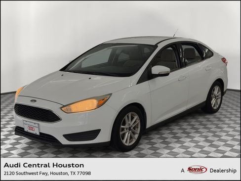 Used 2016 Ford Focus SE FWD image 1