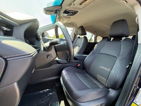 Used 2024 Toyota Venza LE AWD/4WD image 21