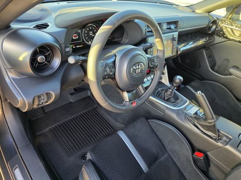 Used 2024 Toyota GR86 Premium image 22