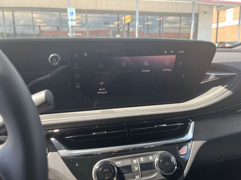 Used 2025 Buick Envista Sport Touring image 21