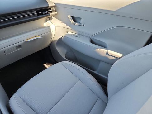 New 2026 Hyundai Kona SE image 13