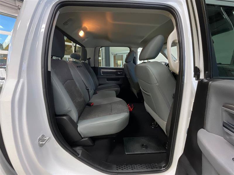 Used 2019 RAM 1500 Classic SLT AWD/4WD image 23