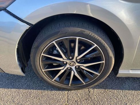 Used 2024 Toyota Camry SE image 4