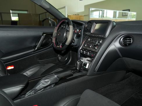 Used 2016 Nissan GT-R Premium AWD/4WD image 60