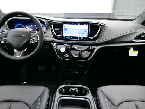 New 2027 Chrysler Pacifica Select FWD image 12
