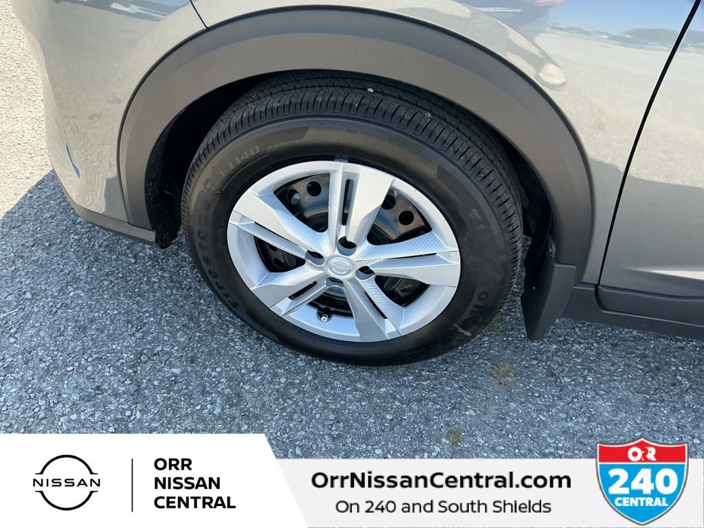 Used 2025 Nissan Kicks Play S FWD image 9