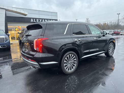 Used 2025 Hyundai Palisade Calligraphy image 3