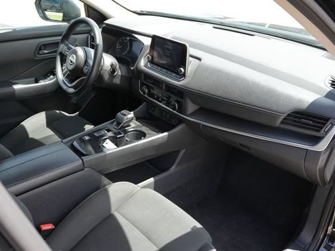 Used 2024 Nissan Rogue S FWD image 16