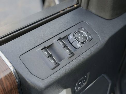 Used 2015 Ford F150 Lariat image 21