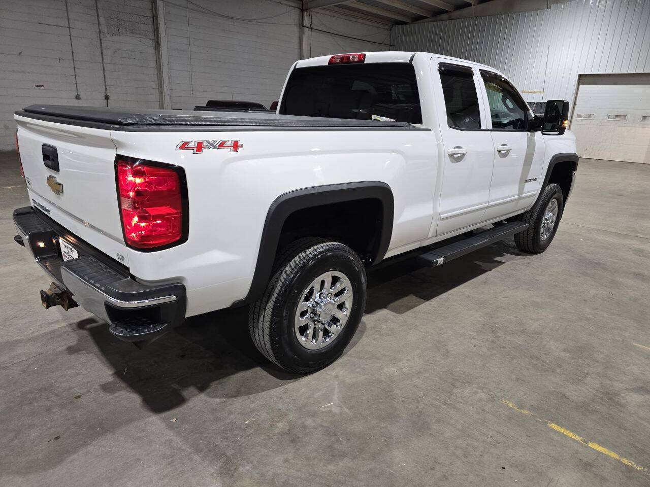 Used 2015 Chevrolet Silverado 2500 LT w/ LT Convenience Package AWD/4WD image 12