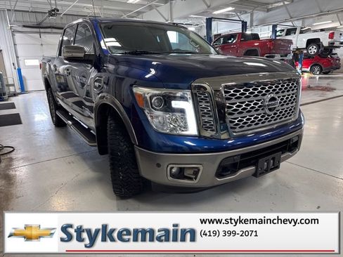 Used 2017 Nissan Titan Platinum Reserve image 31