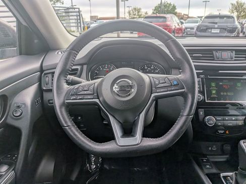 Used 2020 Nissan Rogue SV w/ Premium Package AWD/4WD image 19