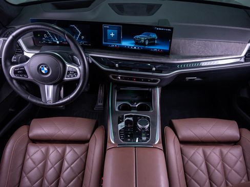 Used 2024 BMW X7 xDrive40i AWD/4WD image 17