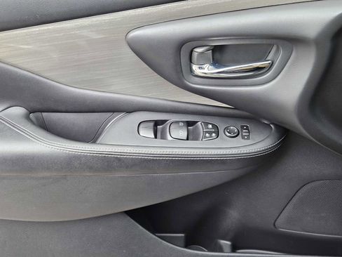 Used 2018 Nissan Murano SV image 22