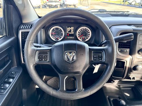 Used 2018 RAM 2500 Tradesman w/ Chrome Appearance Group image 9