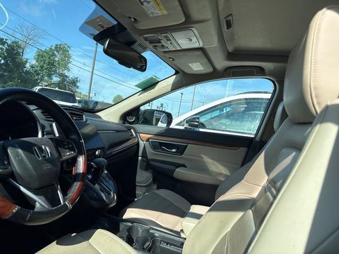 Used 2018 Honda CR-V Touring image 10